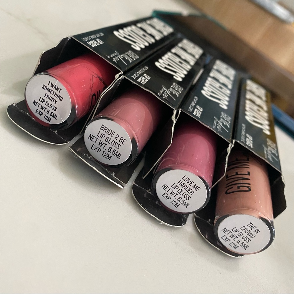 GIVE ME GLOW Lip glosses - Set of 4